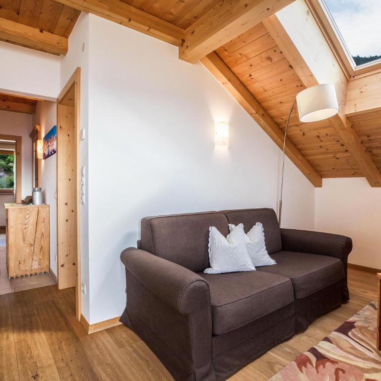 Wernerhof Fewo Rosela - Three-Bedroom Premium Apartment with Balcony - 5