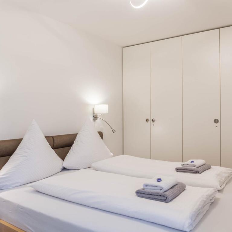 Apartment zum Genießen - Two-Bedroom Deluxe Apartment with Garden View - 11