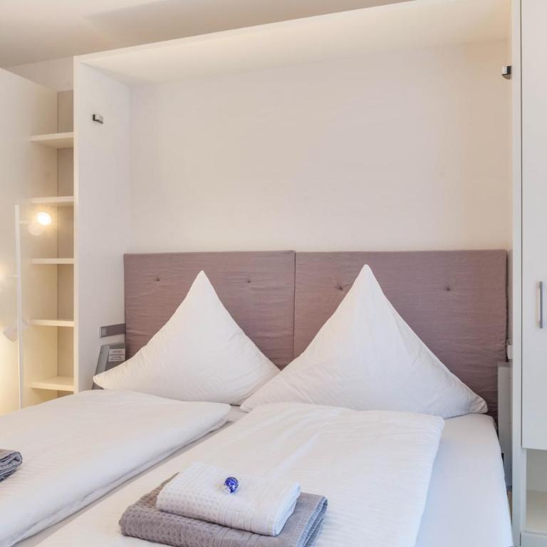 Apartment zum Genießen - Two-Bedroom Deluxe Apartment with Garden View - 17