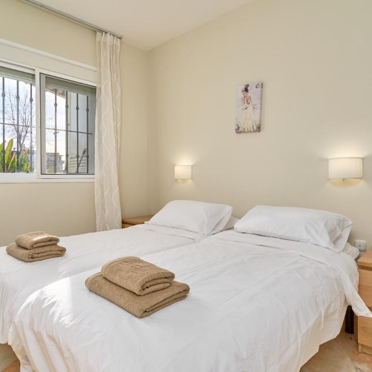 Poolside Apartment Nerja - Apartamento de 2 dormitorios con vistas a la montaña - 14