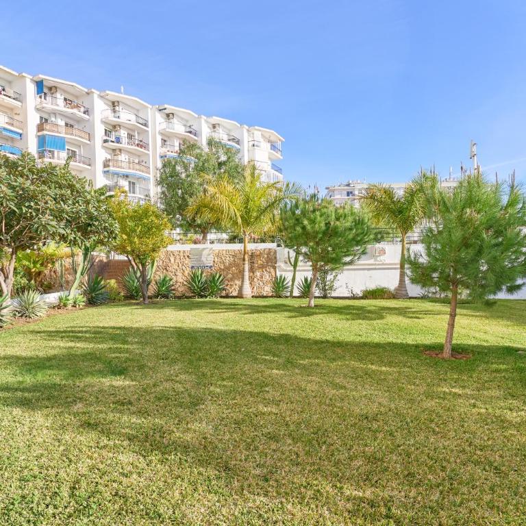 Poolside Apartment Nerja - Apartamento de 2 dormitorios con vistas a la montaña - 26