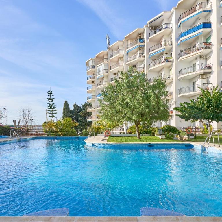 Poolside Apartment Nerja - Apartamento de 2 dormitorios con vistas a la montaña - 1