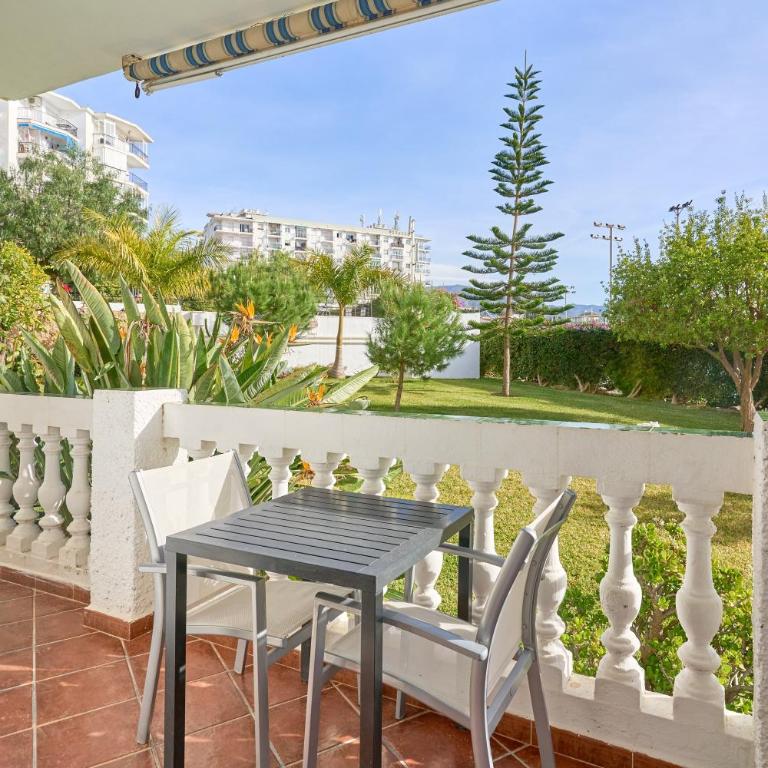 Poolside Apartment Nerja - Apartamento de 2 dormitorios con vistas a la montaña - 19