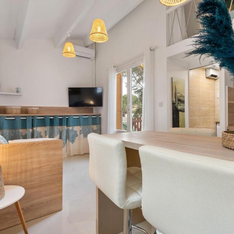 Appartement Pinède - Appartement avec Terrasse - 1