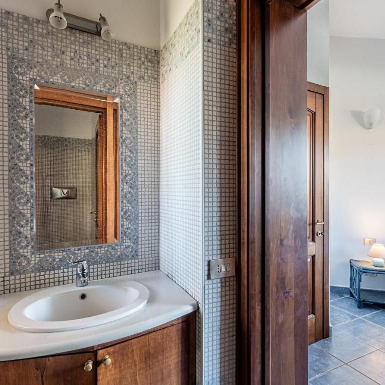 V32 Levante - Villa con Vista Giardino - 18