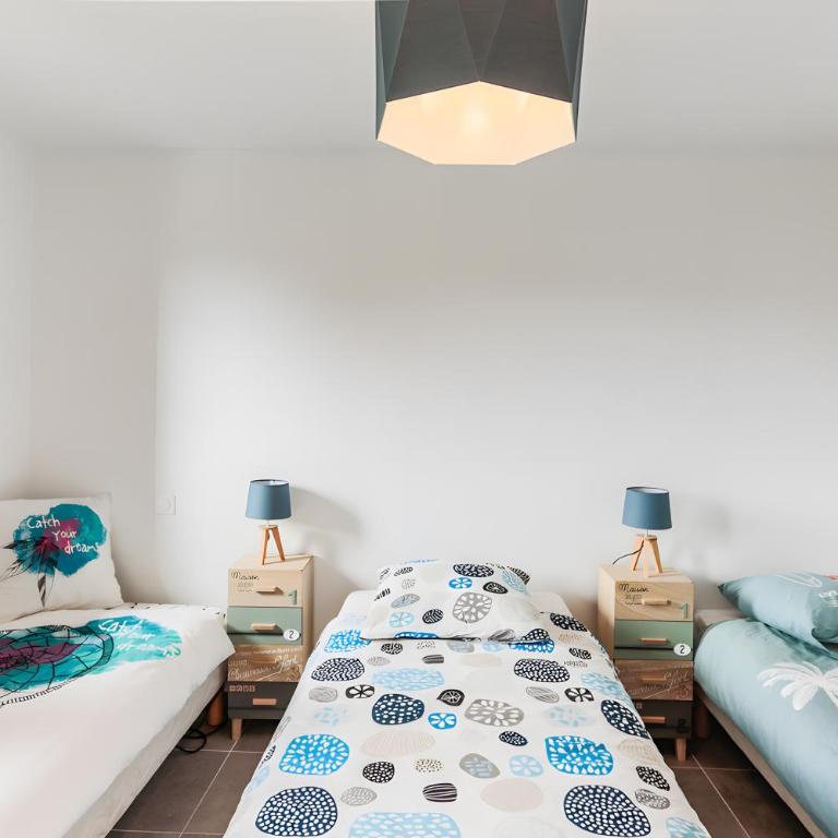 T3 Clim et Terrasse, Plage et Surf - Two-Bedroom Deluxe Apartment with Garden View - 7