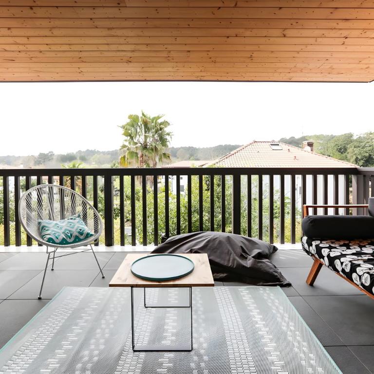 T3 Clim et Terrasse, Plage et Surf - Two-Bedroom Deluxe Apartment with Garden View - 3
