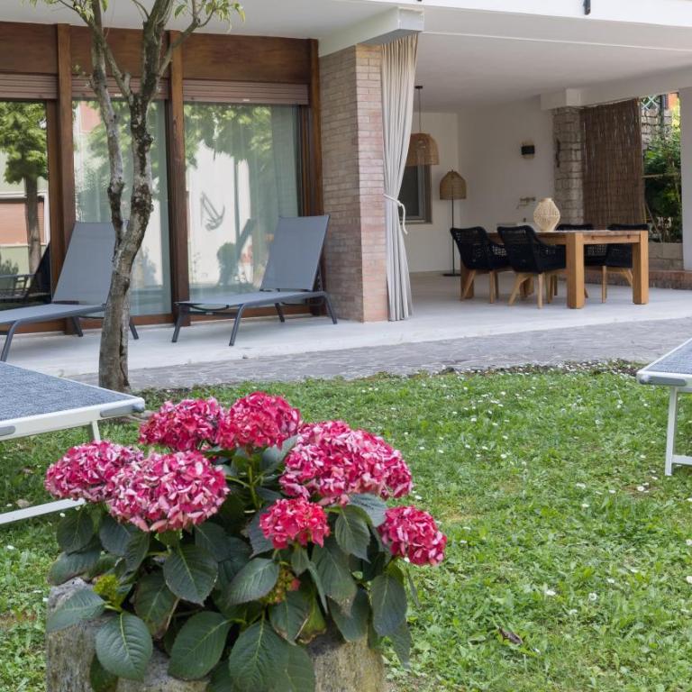 Apartment Garden Vill Lago - Appartamento Deluxe con 2 Camere da Letto e Vista Giardino - 1