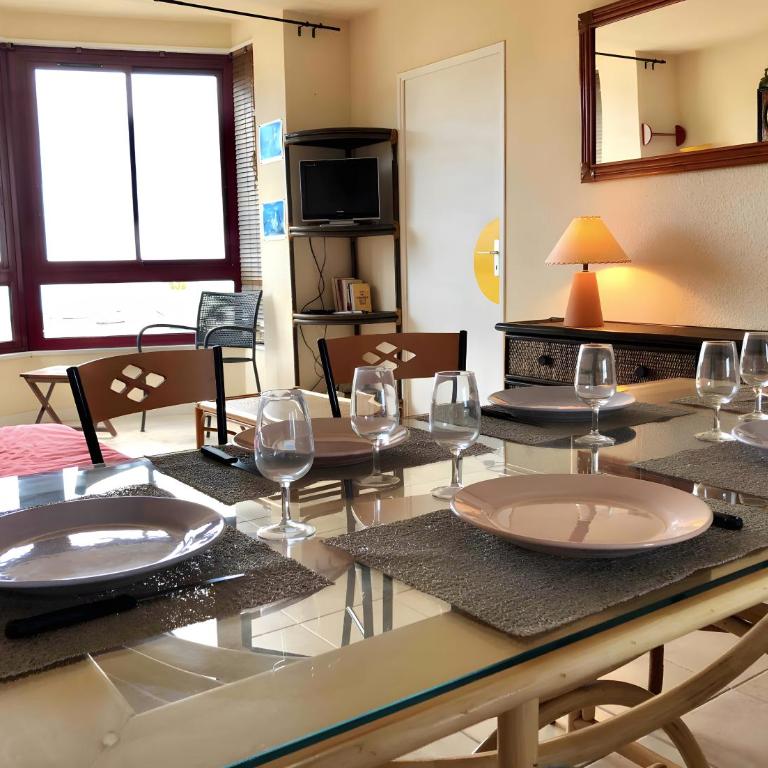 Hortensia by Madame est Servie - Two-Bedroom Deluxe Apartment with Ocean View - 4