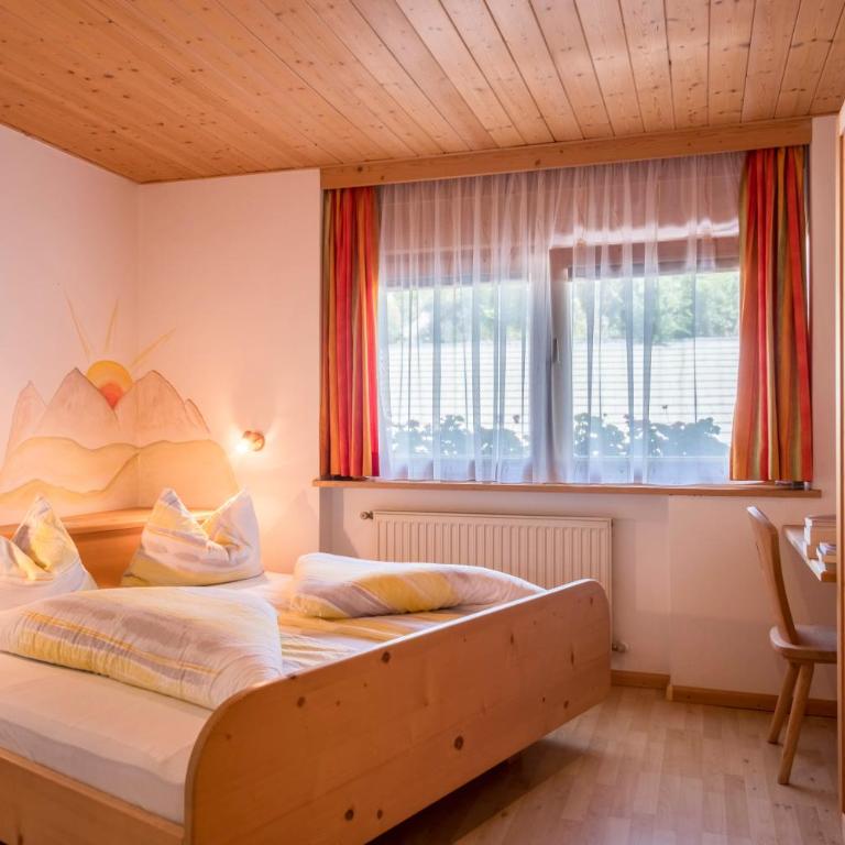 Gamperhof Apartment Latemar - Two-Bedroom Deluxe Apartment with Garden View - 7