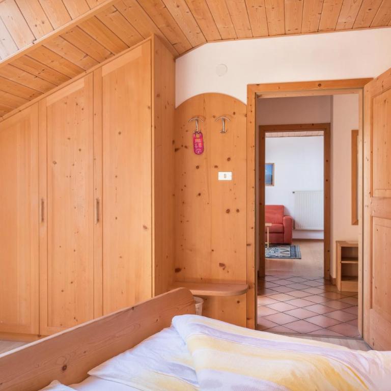 Gamperhof Apartment Latemar - Two-Bedroom Deluxe Apartment with Garden View - 20