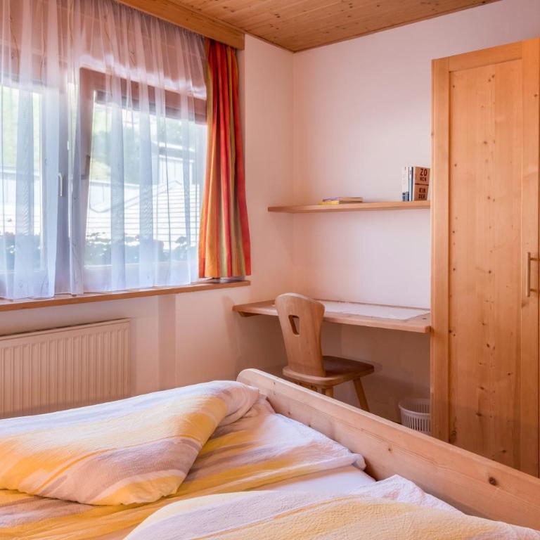 Gamperhof Apartment Latemar - Two-Bedroom Deluxe Apartment with Garden View - 14