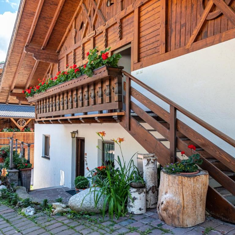 Gamperhof Apartment Latemar - Two-Bedroom Deluxe Apartment with Garden View - 23