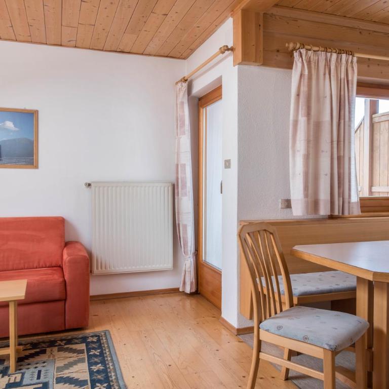 Gamperhof Apartment Latemar - Two-Bedroom Deluxe Apartment with Garden View - 11