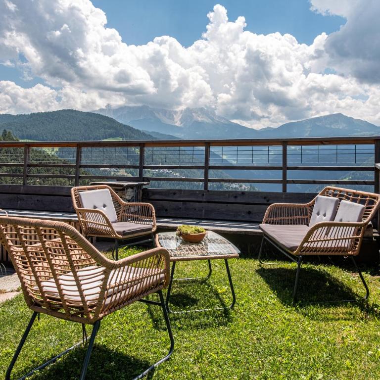 Gamperhof Apartment Latemar - Two-Bedroom Deluxe Apartment with Garden View - 12