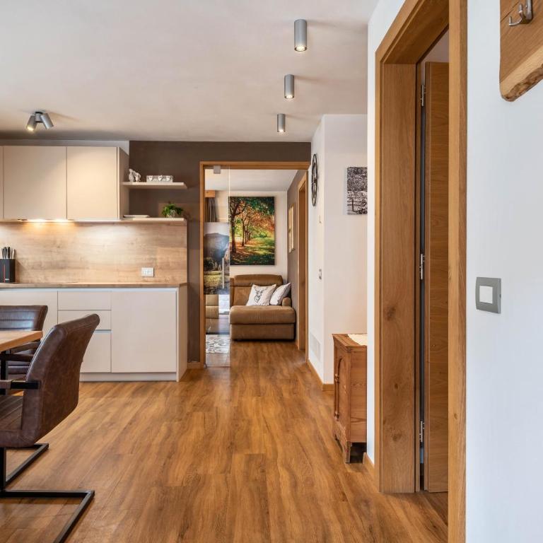Ciasa Rungg Monte Sella Suite - Appartamento Deluxe con 2 Camere da Letto e Balcone - 12