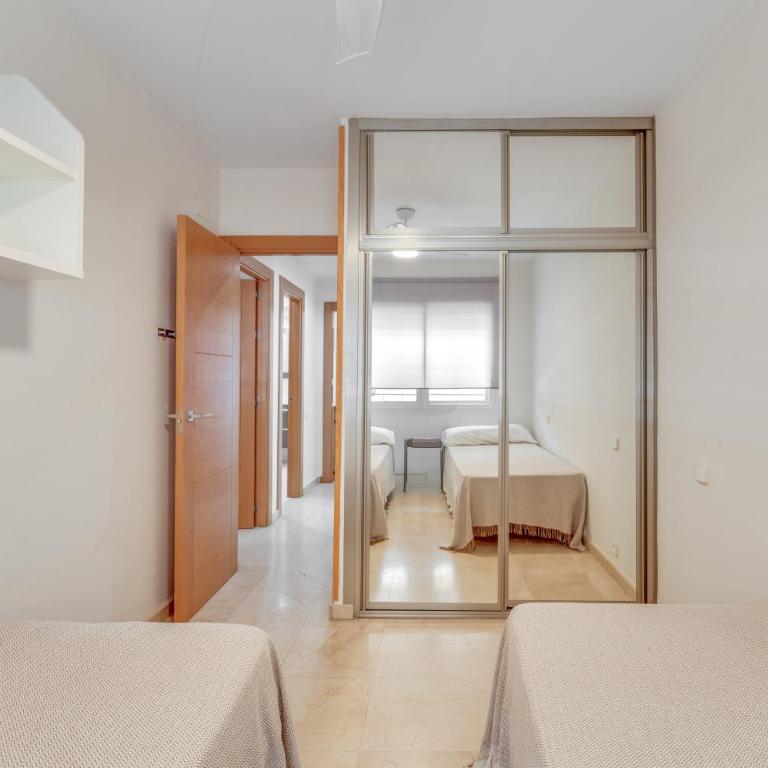 Vivienda Casco Antiguo de Marbella - Three-Bedroom Premium Apartment with Balcony - 16