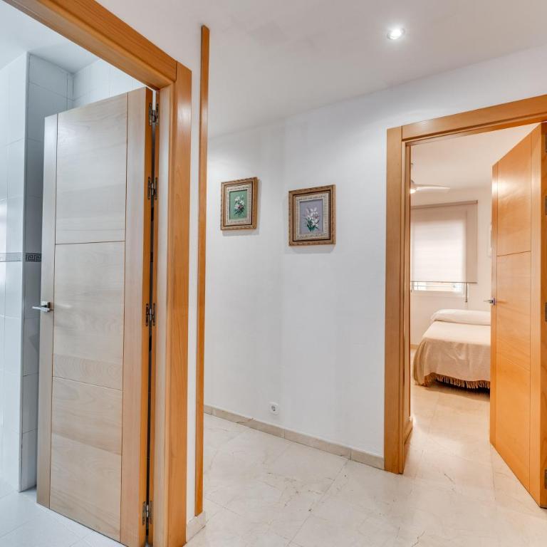 Vivienda Casco Antiguo de Marbella - Three-Bedroom Premium Apartment with Balcony - 10