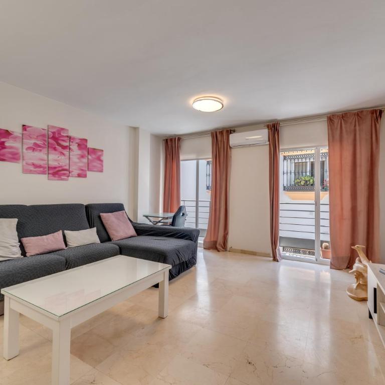 Vivienda Casco Antiguo de Marbella - Three-Bedroom Premium Apartment with Balcony - 1
