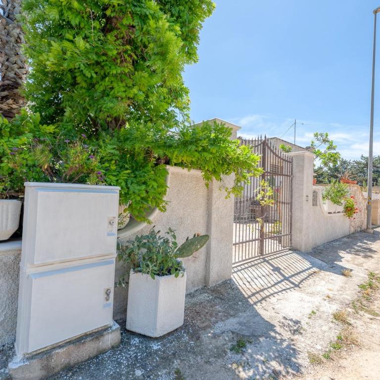 La Corte del Geco - Two-Bedroom Deluxe Apartment with Garden View - 25