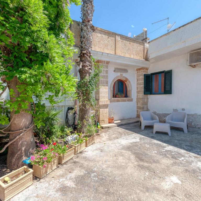 La Corte del Geco - Two-Bedroom Deluxe Apartment with Garden View - 1