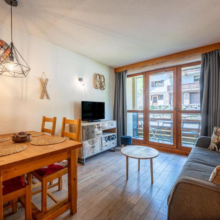 You Ski en Terre Happy G11 - Superior One-Bedroom Apartment with Balcony - 1