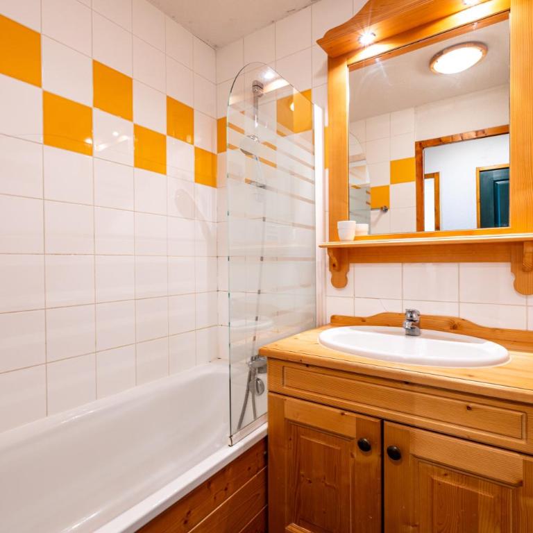 You Ski en Terre Happy G11 - Superior One-Bedroom Apartment with Balcony - 14
