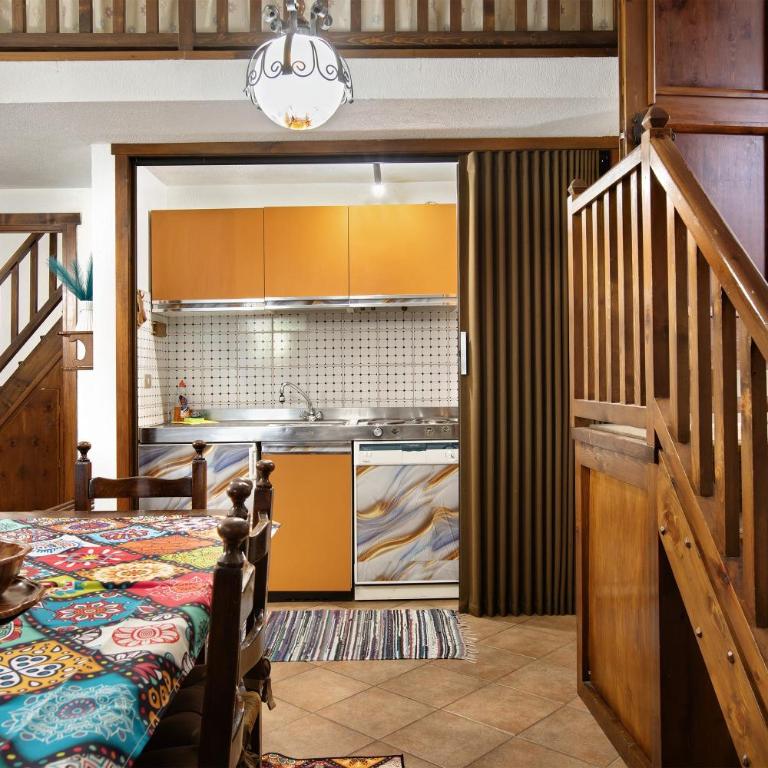 Casa Mountain View Courmayeur - Three-Bedroom Apartment with Mountain View - 10