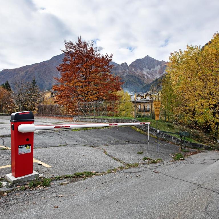 Casa Mountain View Courmayeur - Three-Bedroom Apartment with Mountain View - 28