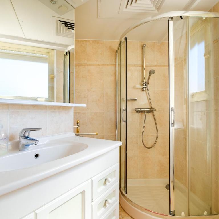 Appartement centre Cannes - Appartement 1 Chambre Supérieur avec Balcon - 10