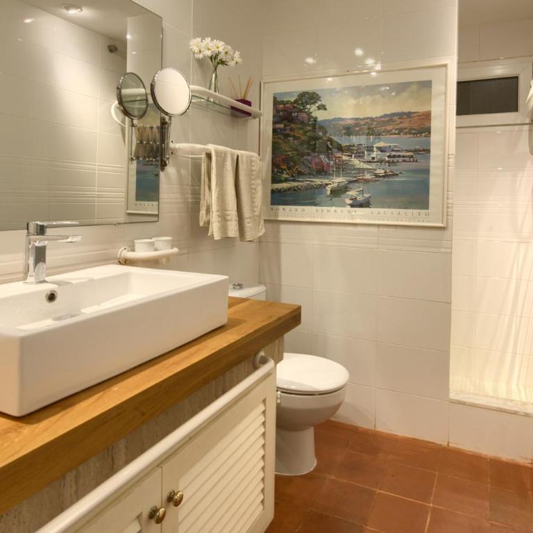 Aiguafreda, Piscina y Vistas al mar - Three-Bedroom House - 14