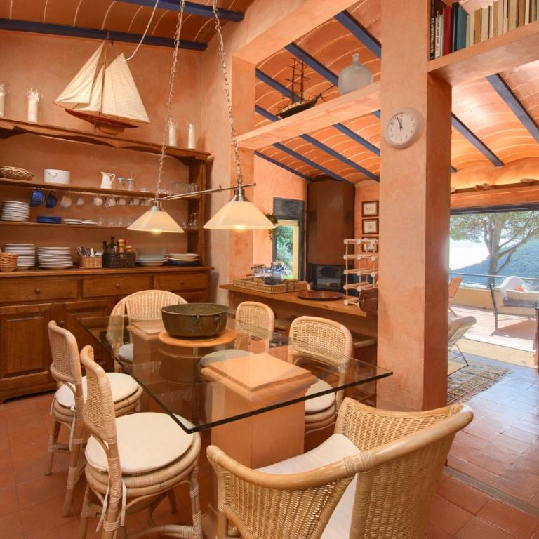 Aiguafreda, Piscina y Vistas al mar - Three-Bedroom House - 9