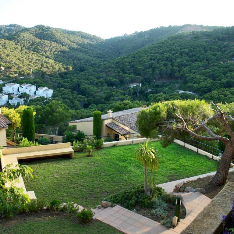 Aiguafreda, Piscina y Vistas al mar - Three-Bedroom House - 22