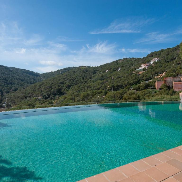 Aiguafreda, Piscina y Vistas al mar - Three-Bedroom House - 1