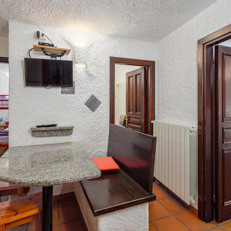 Ginepri - Two-Bedroom Deluxe Apartment with Garden View - 9