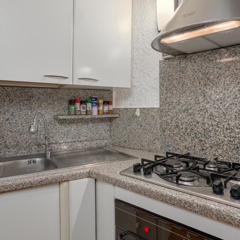 Ginepri - Two-Bedroom Deluxe Apartment with Garden View - 12
