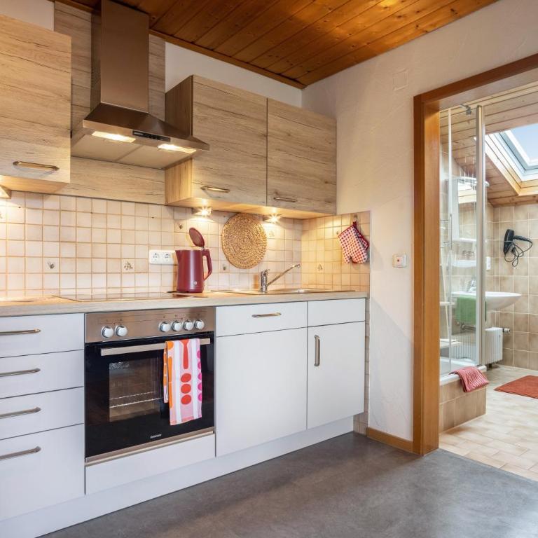 Gästehaus Erd - Fewo Grünten - Superior Apartment mit 1 Schlafzimmer und Balkon - 6