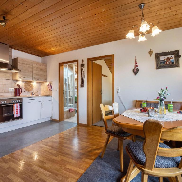 Gästehaus Erd - Fewo Grünten - Superior Apartment mit 1 Schlafzimmer und Balkon - 4