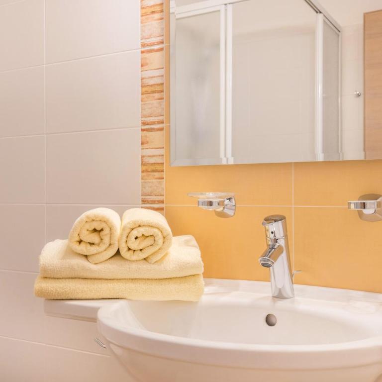 Runcac Apt Roterins - Appartamento Superior con 1 Camera da Letto e Balcone - 12