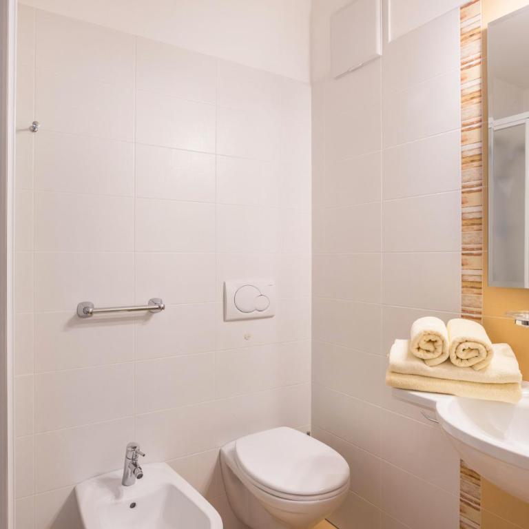 Runcac Apt Roterins - Appartamento Superior con 1 Camera da Letto e Balcone - 5