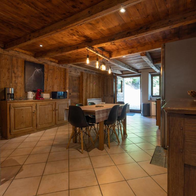 Ferme de Faustine 2 - piscine - Appartement 2 Chambres avec Vue sur la Montagne - 20