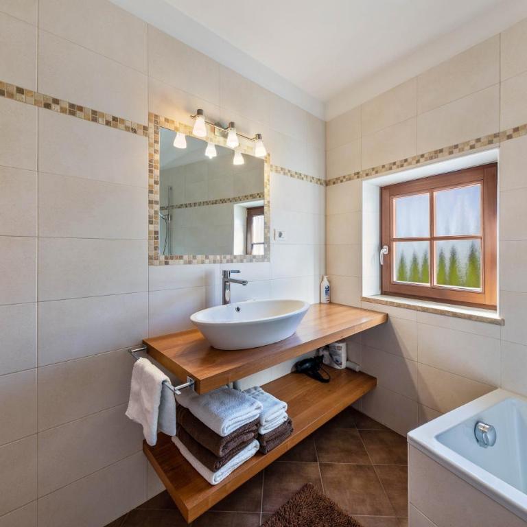 Florerhof Ferienwohnung Flieder - Appartamento Deluxe con 2 Camere da Letto e Vista Giardino - 13