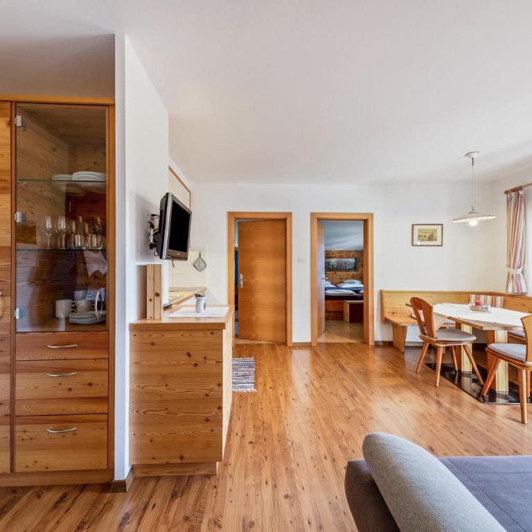 Florerhof Ferienwohnung Flieder - Appartamento Deluxe con 2 Camere da Letto e Vista Giardino - 5