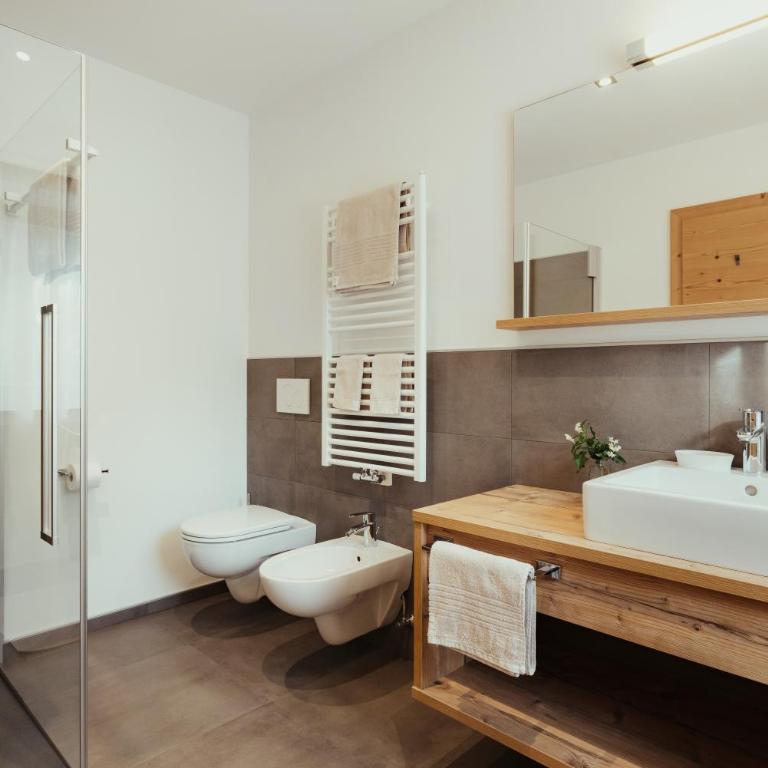 Chalet La Flüta Arnica - Deluxe-Apartment mit 2 Schlafzimmern und Gartenblick - 10