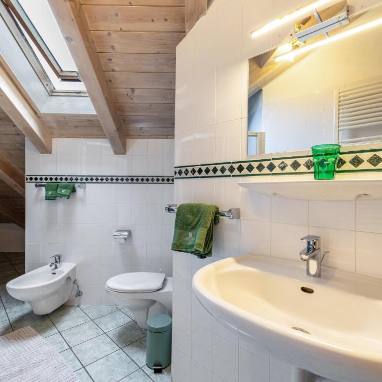 Weingut Lieselehof Apt Panorama - Two-Bedroom Deluxe Apartment with Garden View - 11