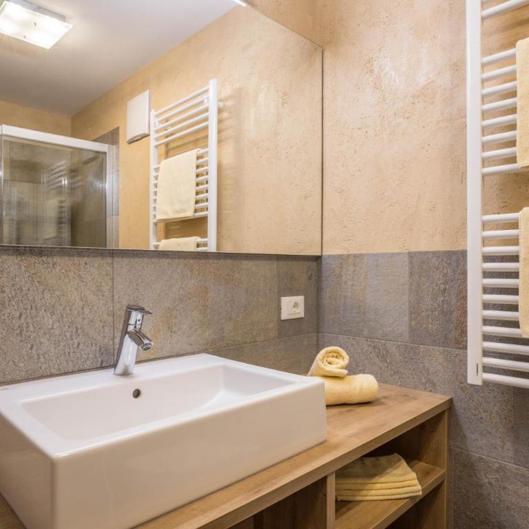 Rosalpina Apt 2 - Appartamento Deluxe con 2 Camere da Letto e Balcone - 20