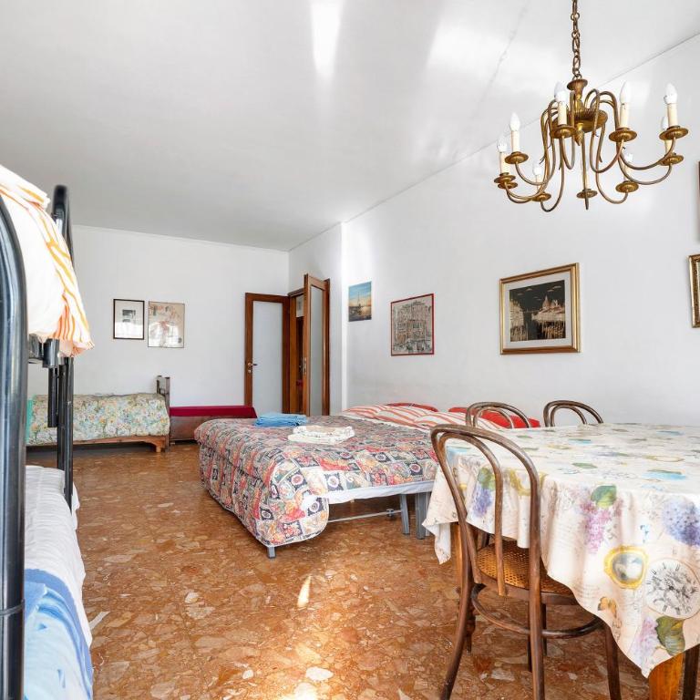Venice Apartment - Superior Apartment with City View - 4