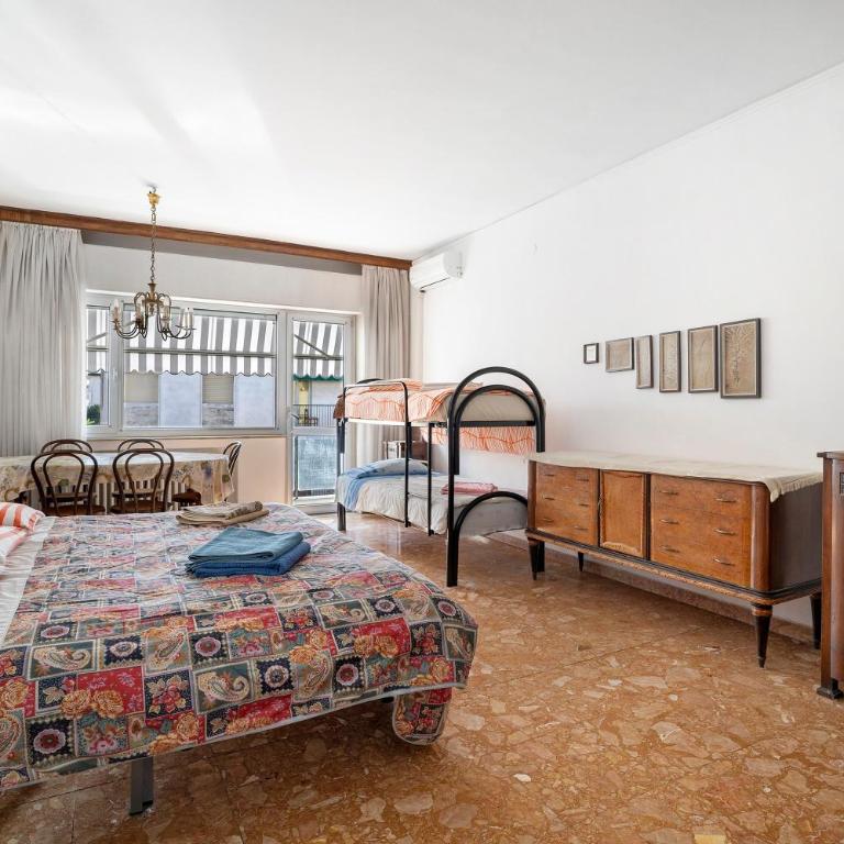 Venice Apartment - Superior Apartment with City View - 2