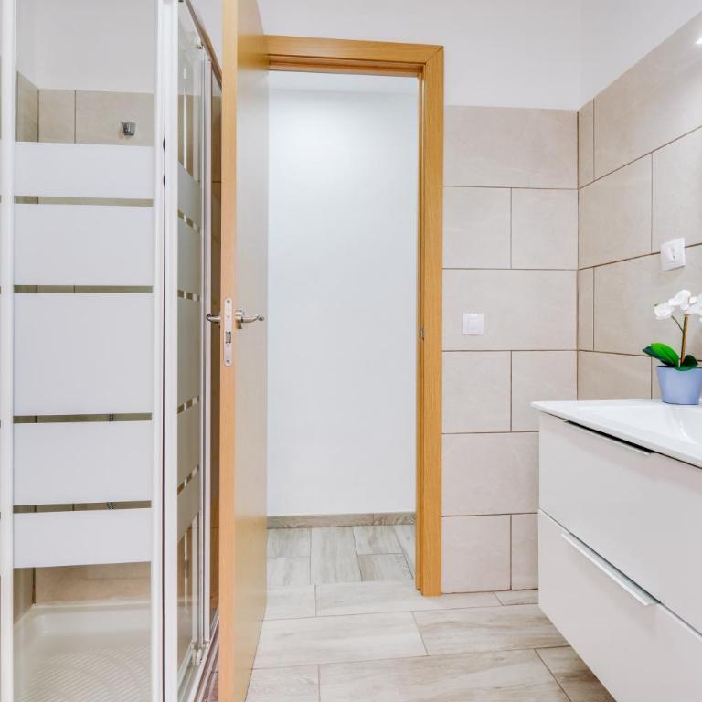 Santa Cruz centro wifi tranvía 10 - Apartamento Superior de 2 dormitorios - 18
