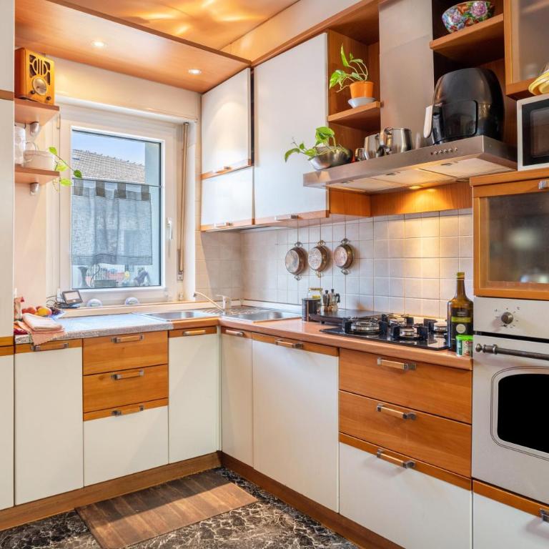 Appartamento Re 1 - Appartamento Deluxe con 2 Camere da Letto e Vista Giardino - 9